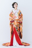 色打掛「桃山花比べ」愛らしさと温かみのある色使い