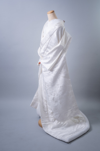 白無垢「扇面几帳紋」末広がりで縁起の良い扇柄