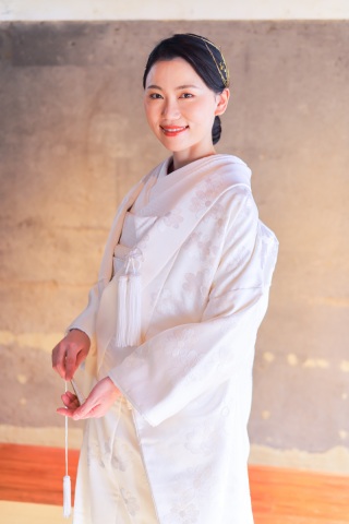 ★プラン内★白無垢「手刺繍 秋桜」正絹ちりめんに繊細な手刺繍