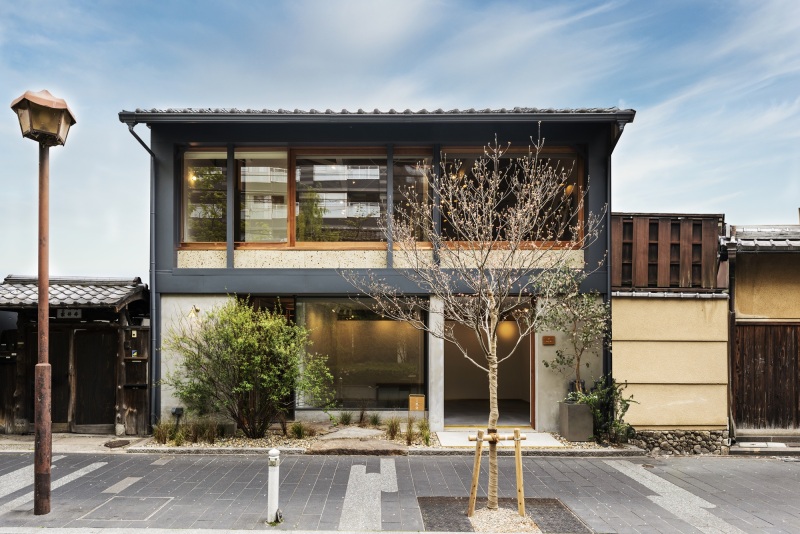 木屋町通り・高瀬川を望む、京町家ギャラリー