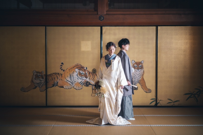 ロケーションに合った色彩トーンで