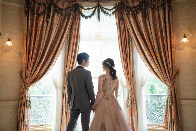 ～洋装前撮りでロケーションに悩まれている方へ～　最適な撮影スポットをご提案します。（撮影60分・全データ付・事前試着可）