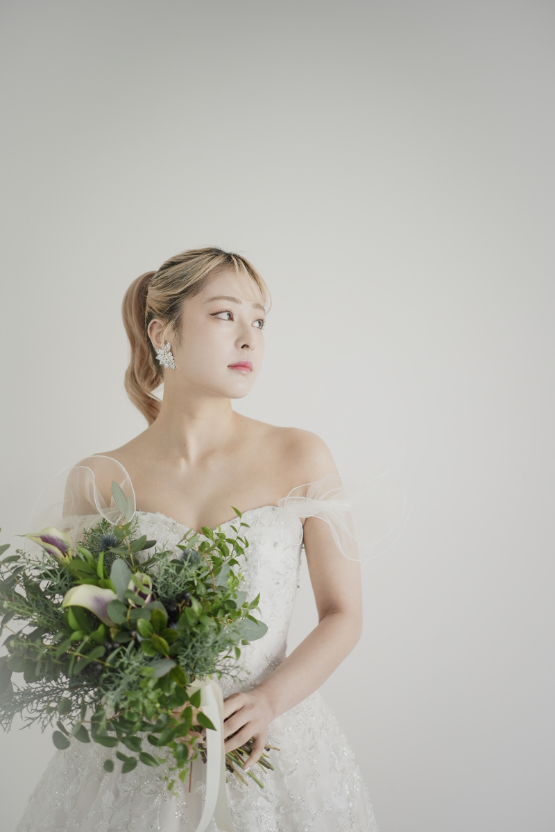 【スタジオ】追加料金なしで鴨川で撮影可・洋装1点（撮影60分・全データ付・有名ブランド＆インポートドレス多数・事前試着可）