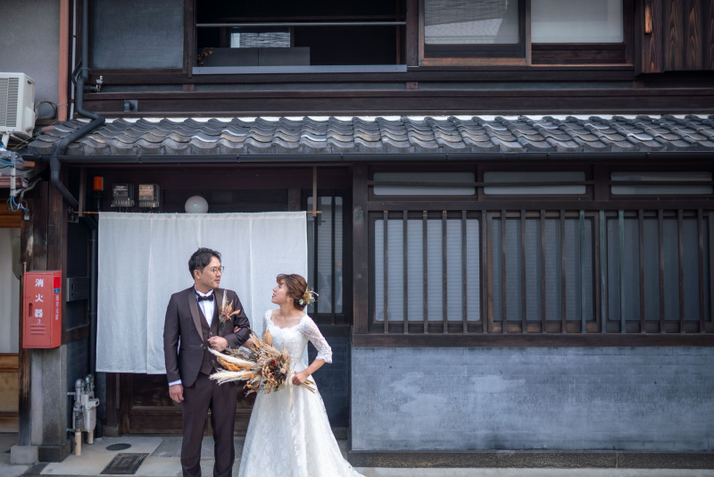 ～洋装前撮りでロケーションに悩まれている方へ～　最適な撮影スポットをご提案します。（撮影60分・全データ付・事前試着可）