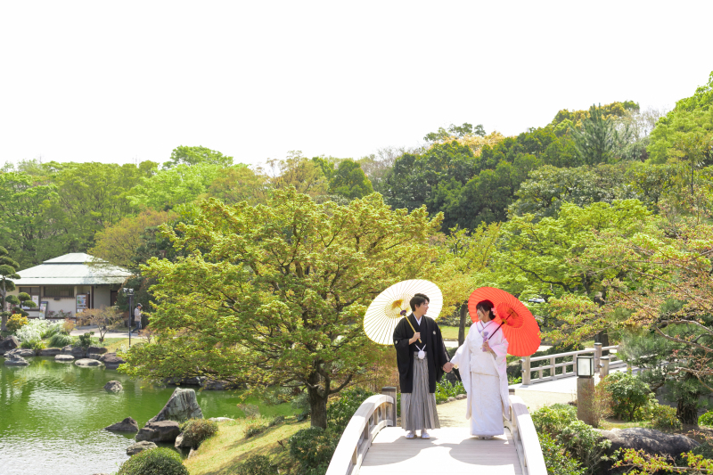 庭園を見渡せる橋