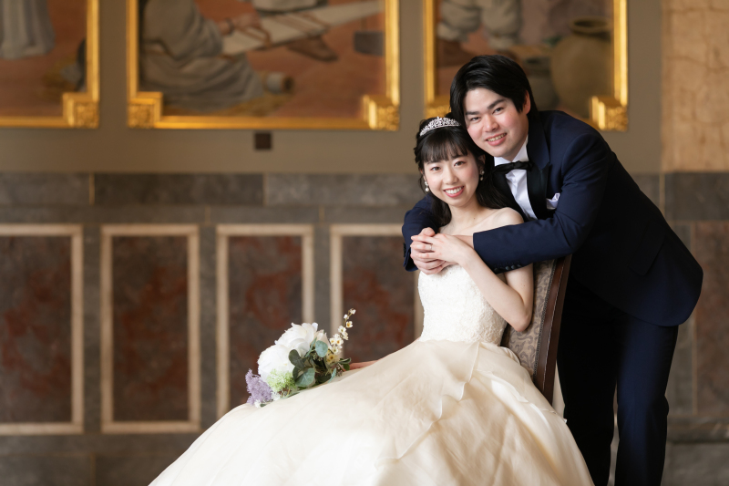 ご新郎様からのバックハグ