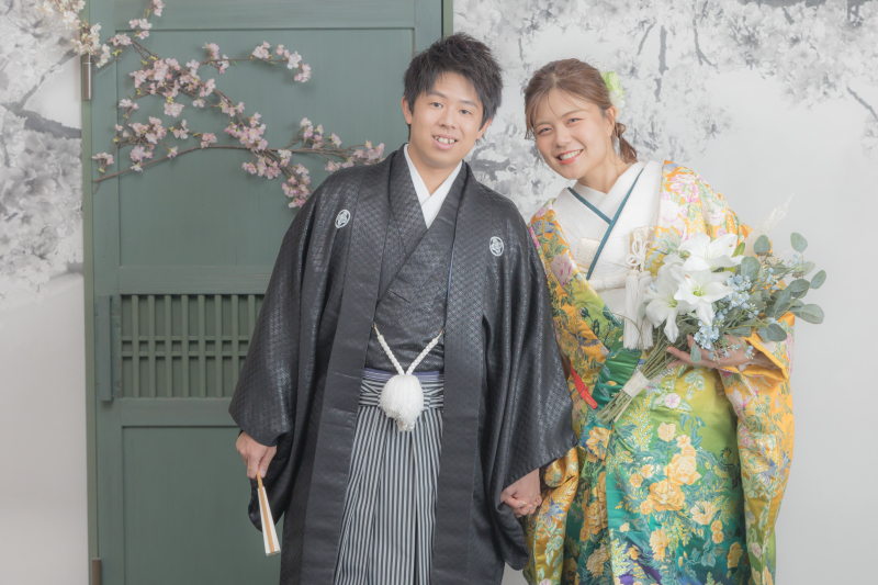 仲良く手を繋いで！