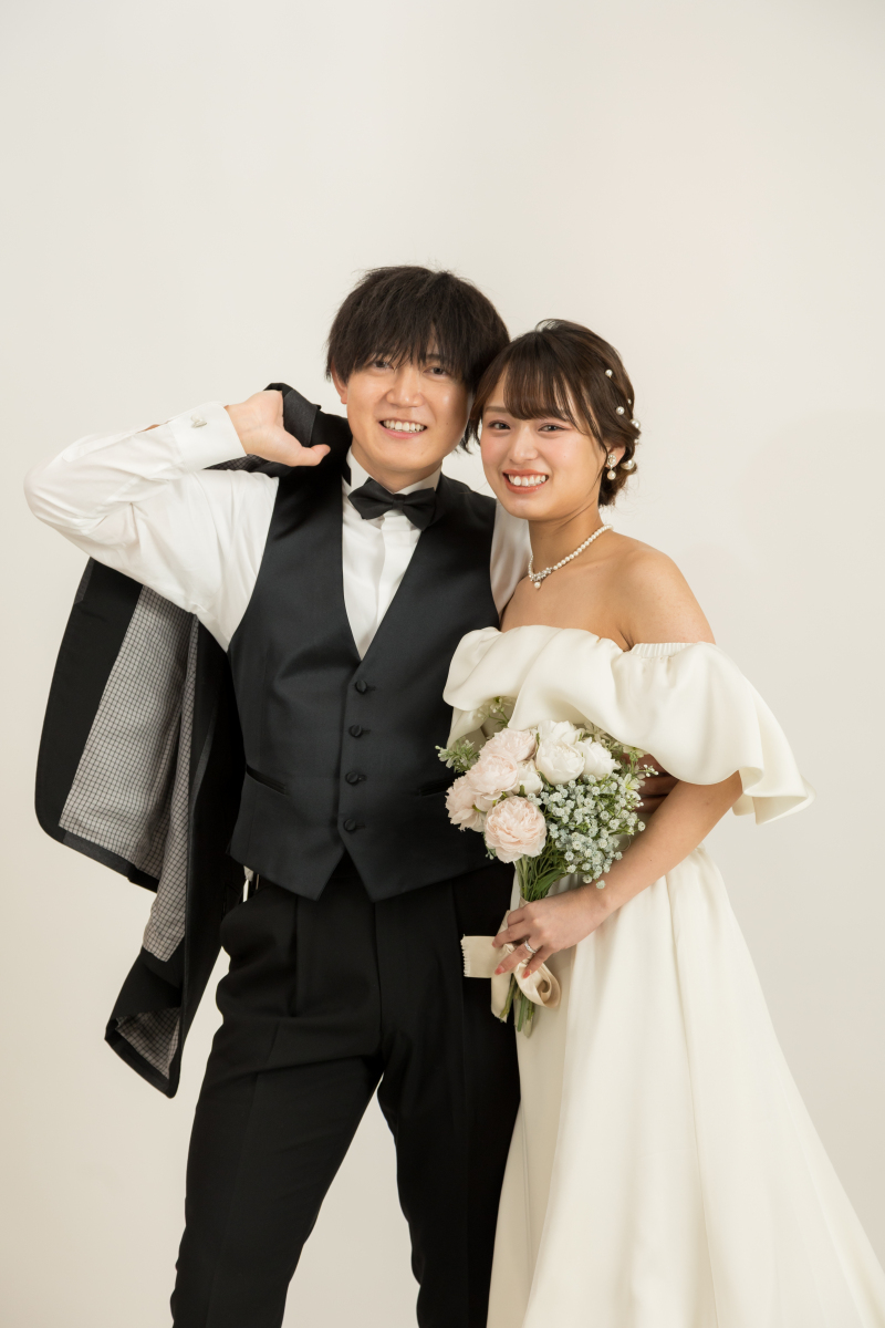 ジャケットを脱いで撮影も!