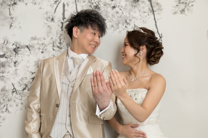 リングを見せて