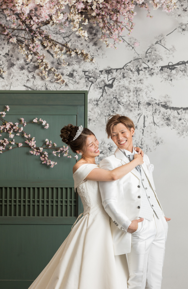 ご新婦様からのバックハグ♡