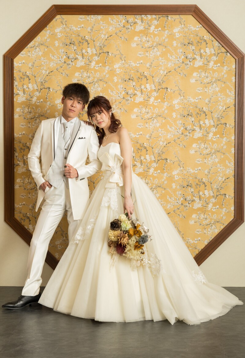 ウェディングドレスもクールに決めて!