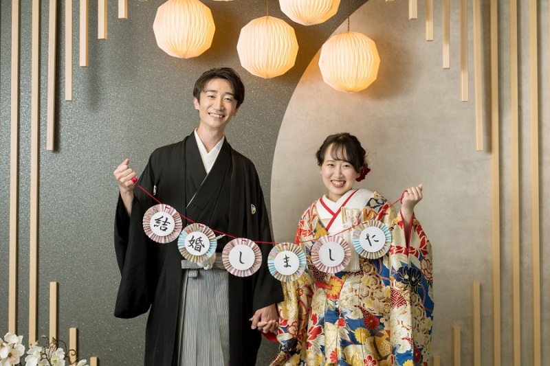 ガーランドを持って結婚のご報告です♪