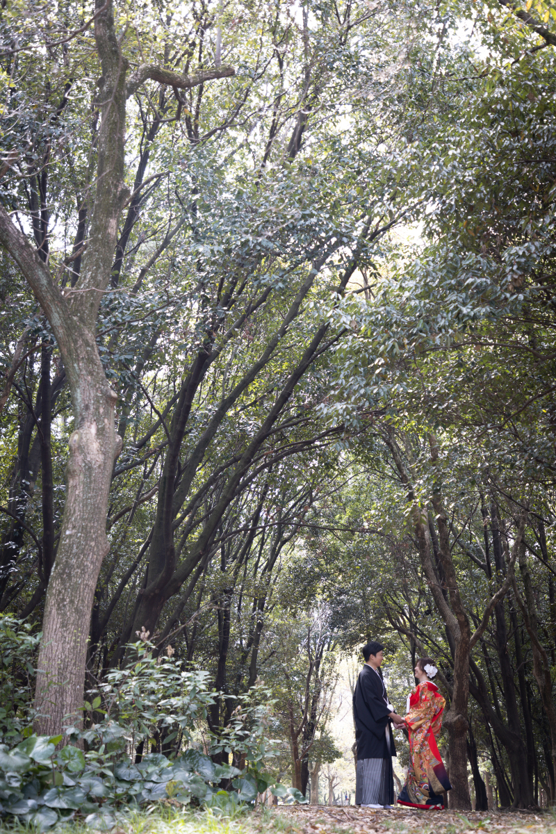 大阪城の森の中で