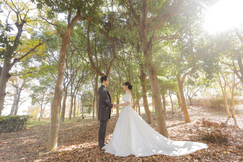 まるで森の中での撮影のような雰囲気で