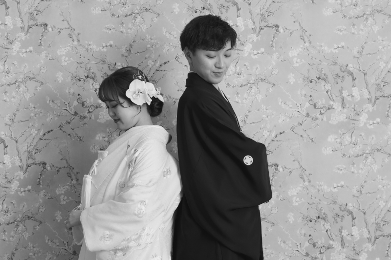 背中合わせでクールに