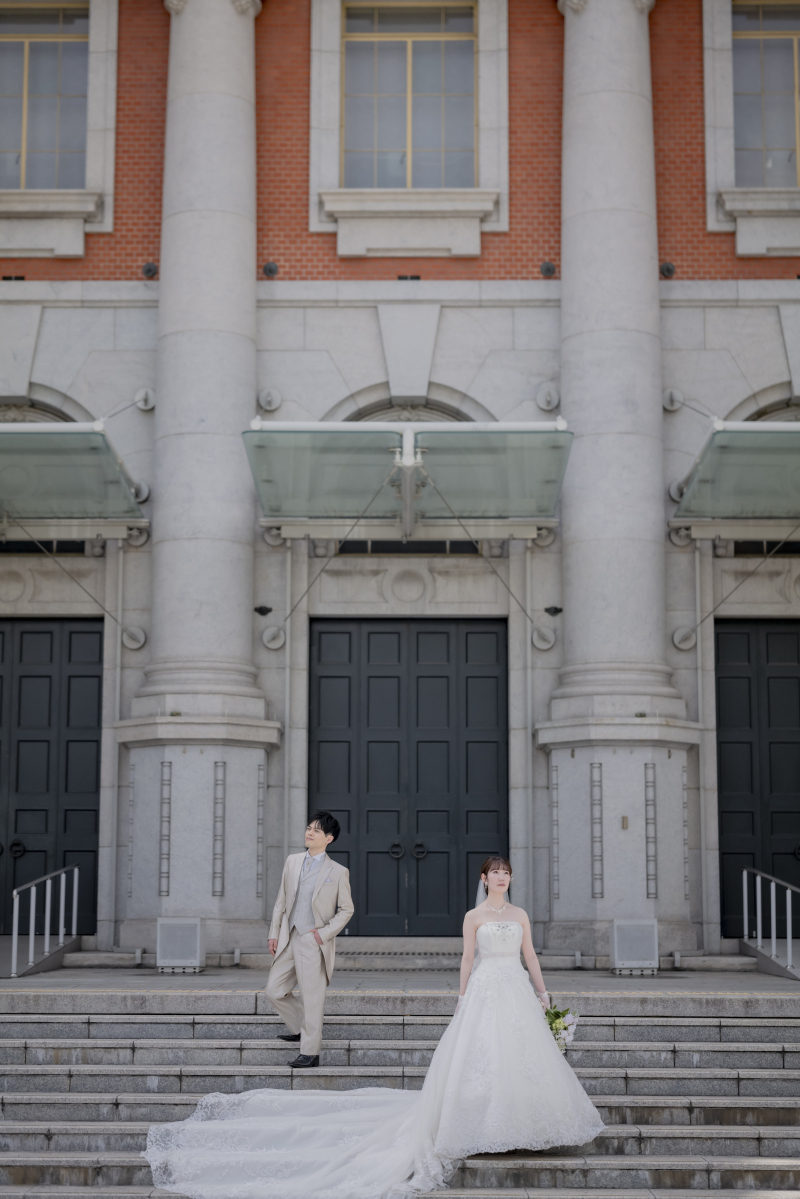 東広場の階段で