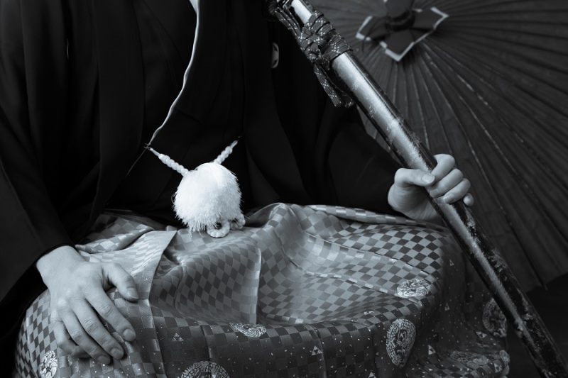 お持ち込みの刀を持って