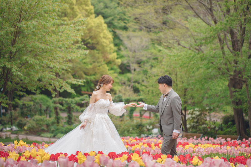 取り寄せドレスと持込タキシードでハーブ園ロケーション撮影