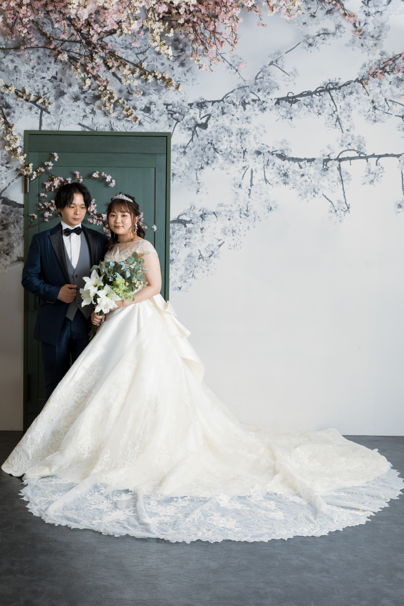 トレーンが印象的なドレス