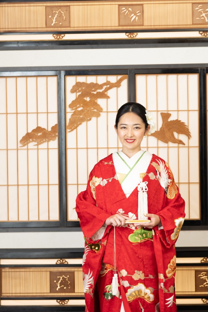 鶴の映える色打掛