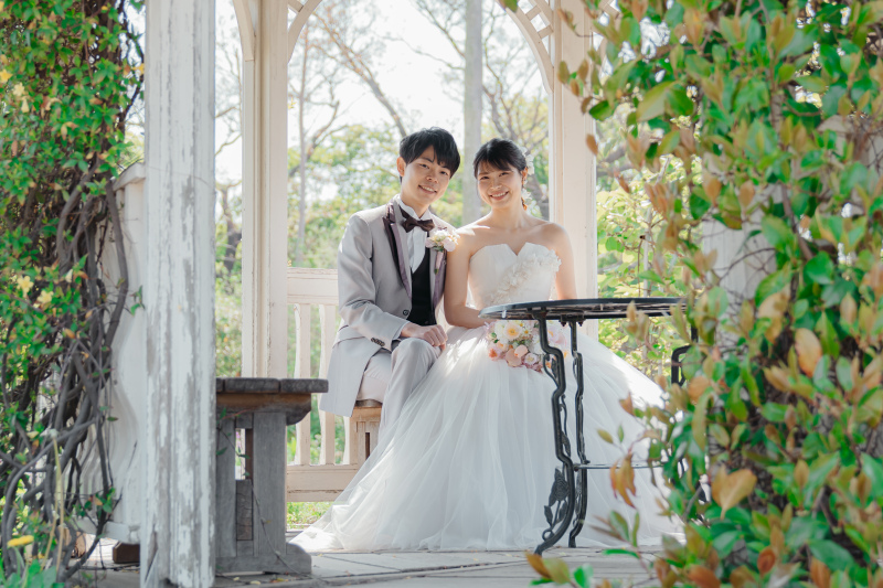 ベンチに座って