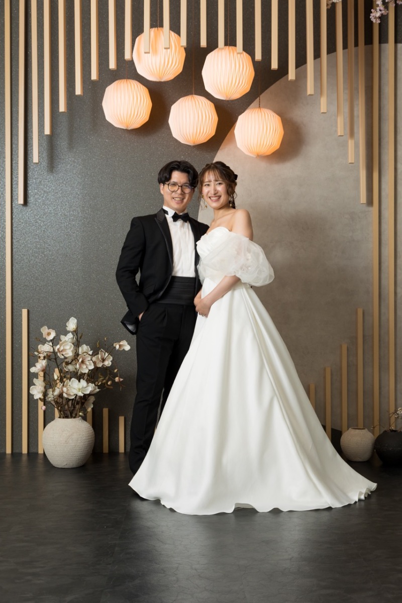 ウェディングドレスとタキシードにお着替え