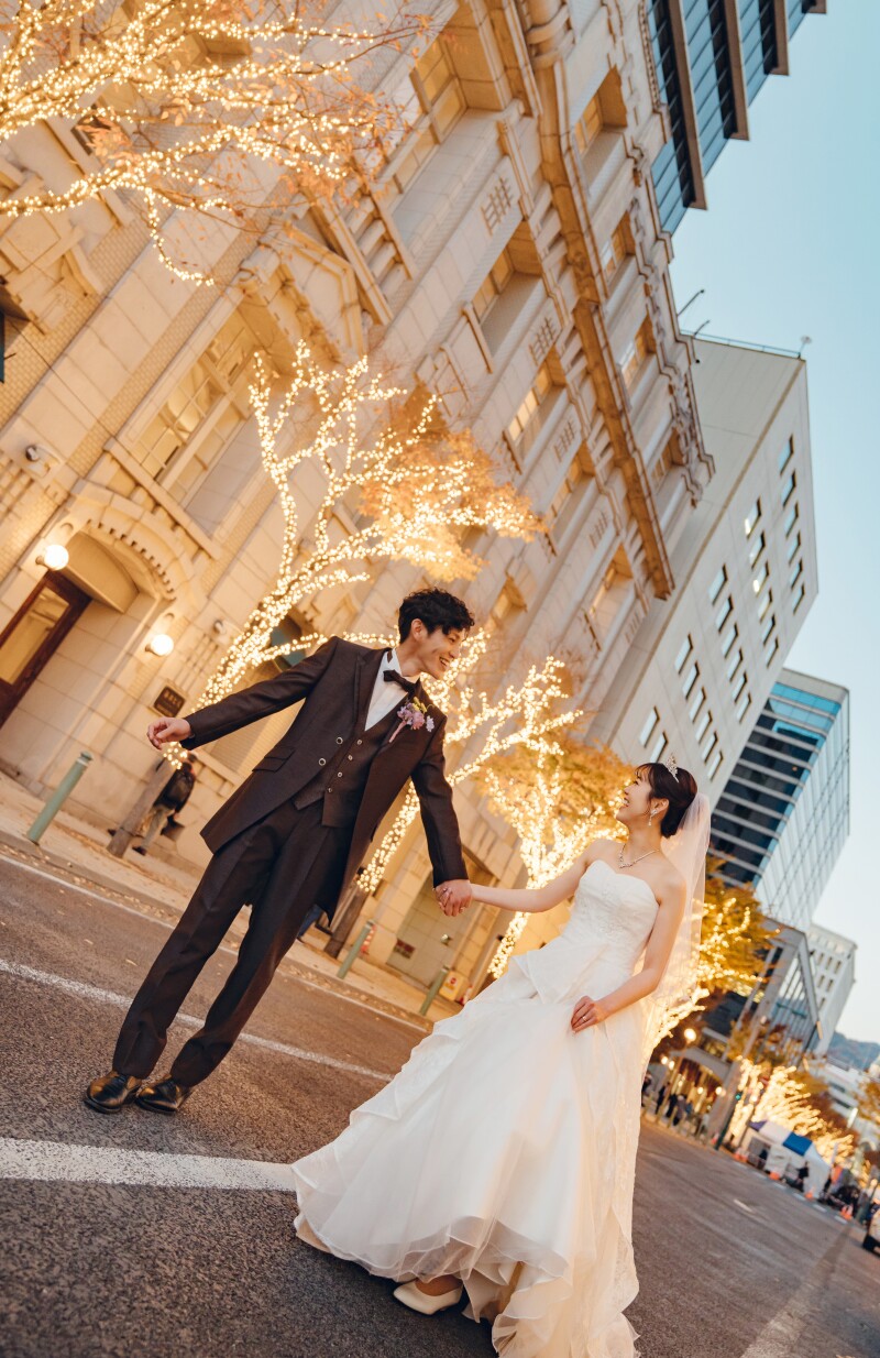 道の真ん中を駆け出すショット