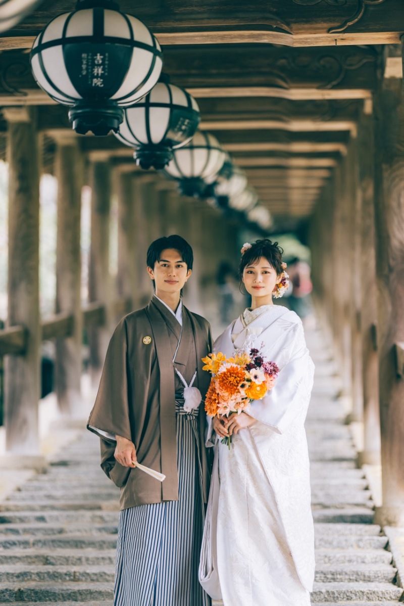 灯籠が美しい階段で