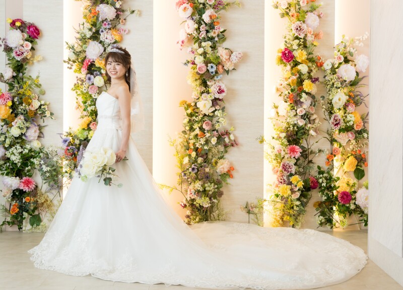 トレーンが特徴のドレスでソロショット