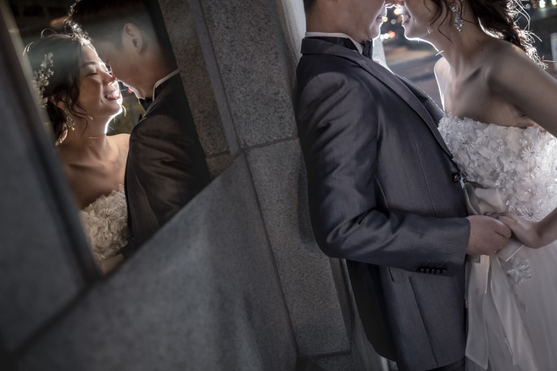 おしゃれなガラス越しショット