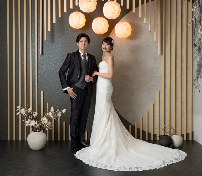 スタジオで洋装の撮影