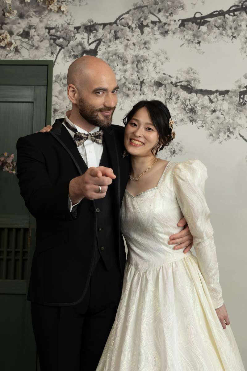 最後は仲良く肩を組み