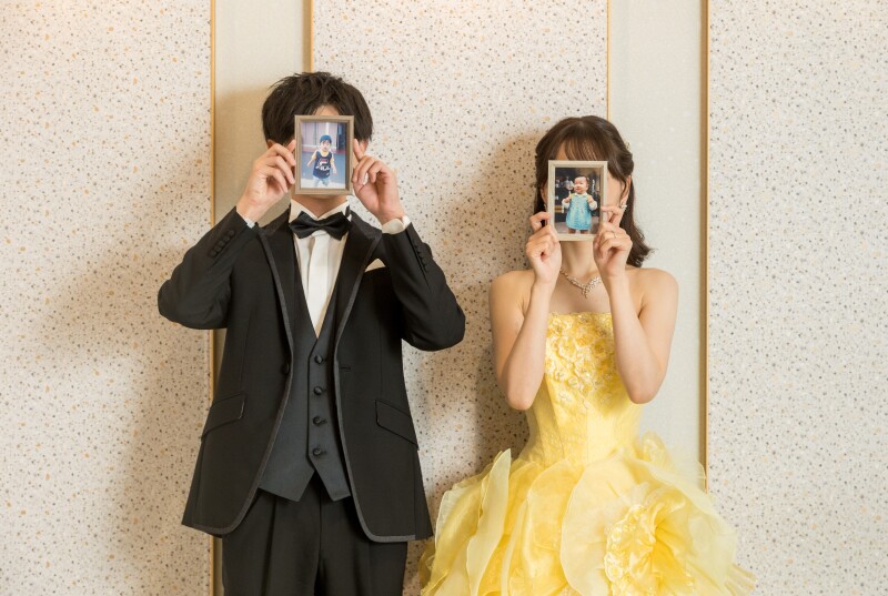 幼少期のお写真を持って