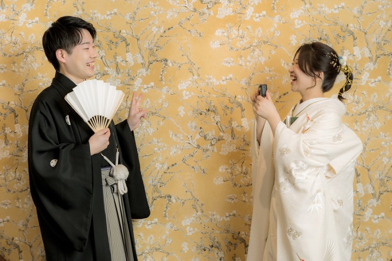 ご新婦様のカメラに向かってにっこり