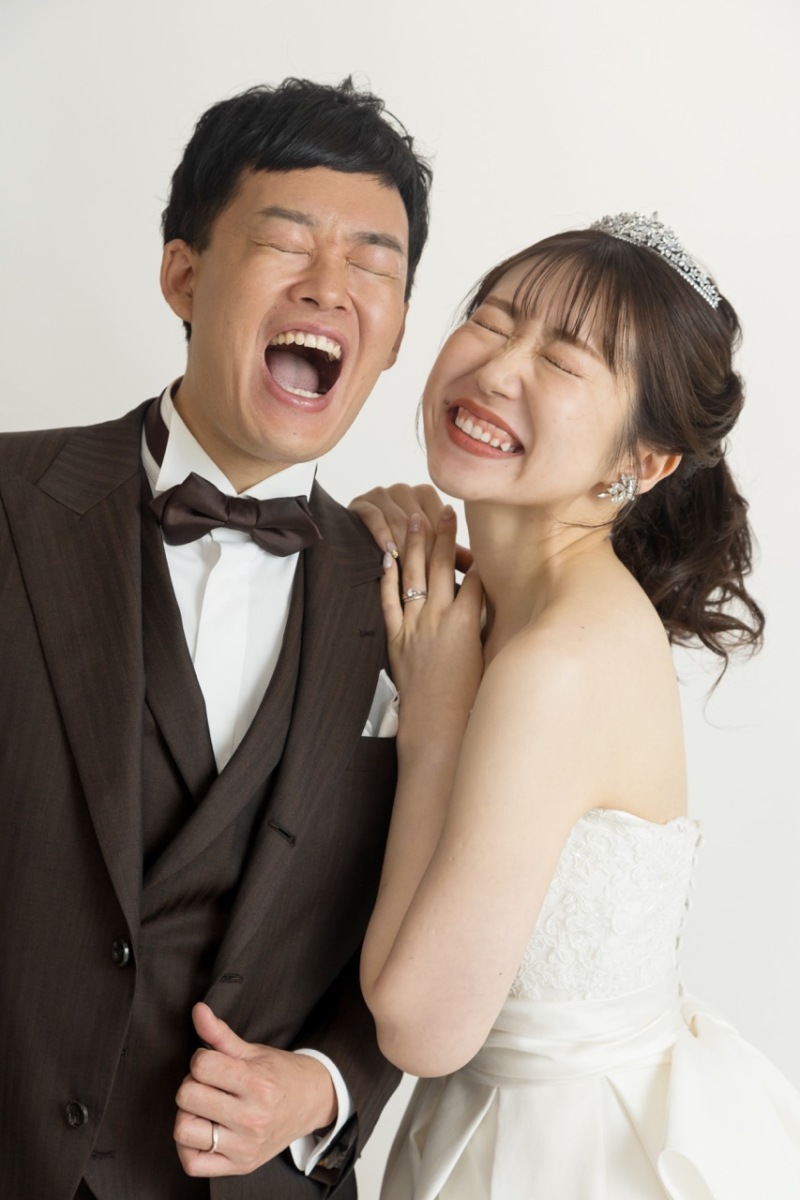 くしゃっと笑顔で