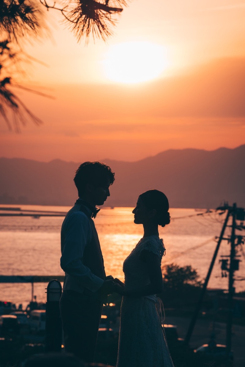 お二人のシルエット