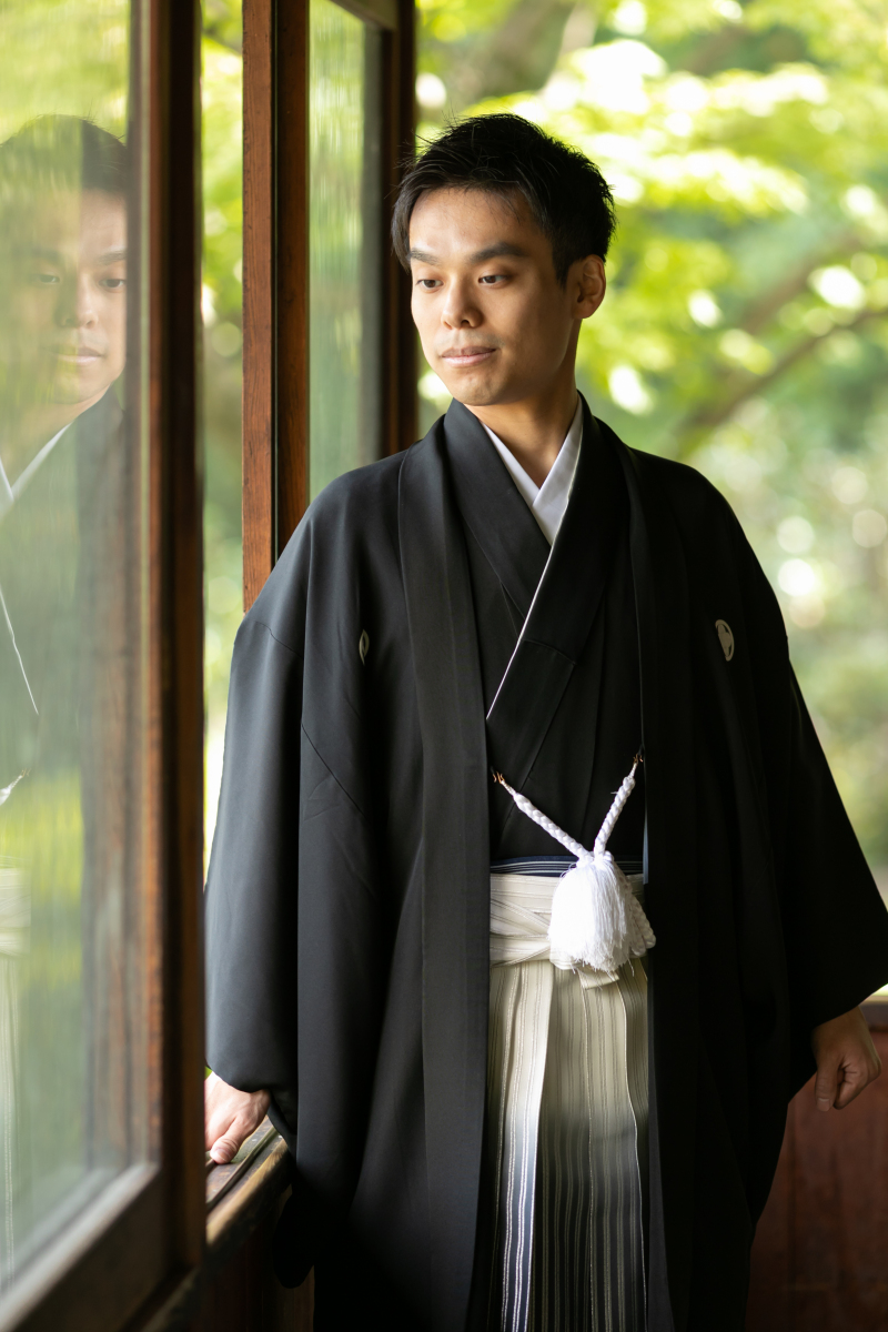 きりっとしたかっこいいご新郎様のソロショット!