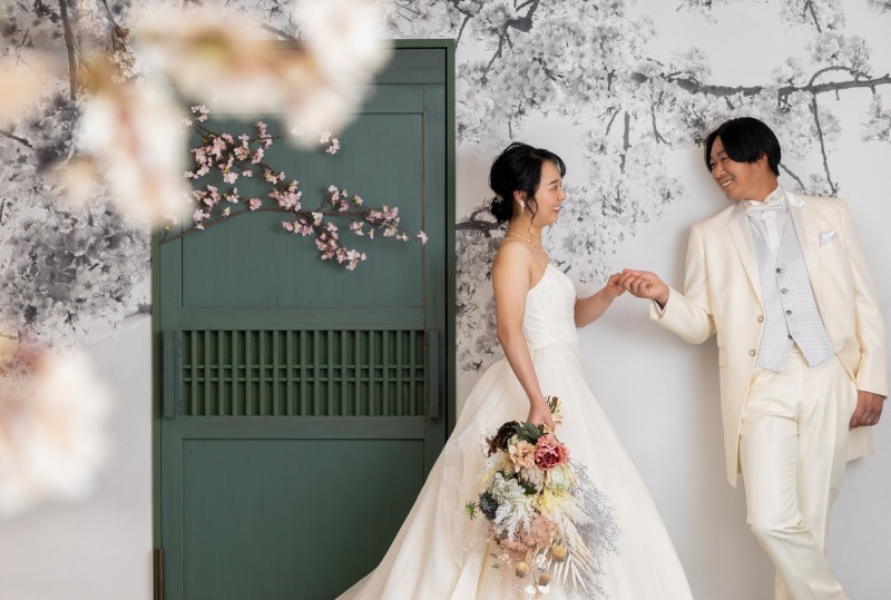 まるでロケーションのような桜に囲まれて