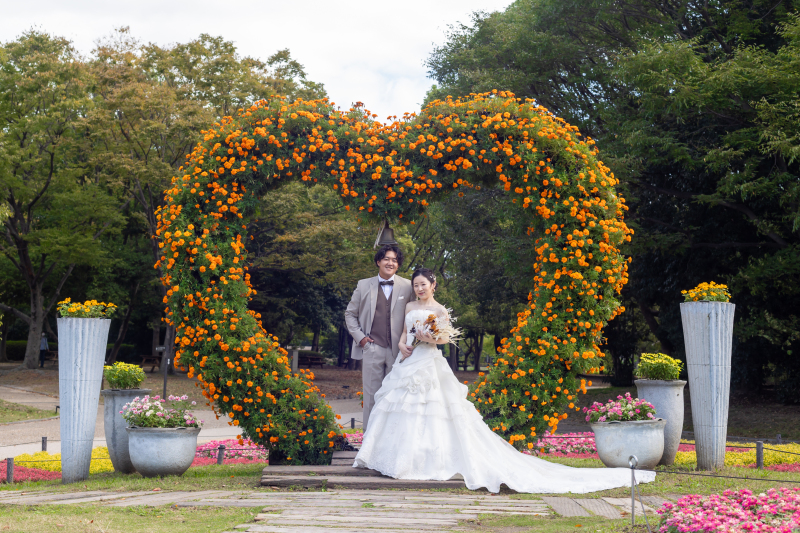 ハートのモニュメントと一緒に