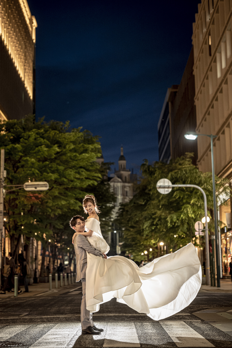 ドレスをフワっと２