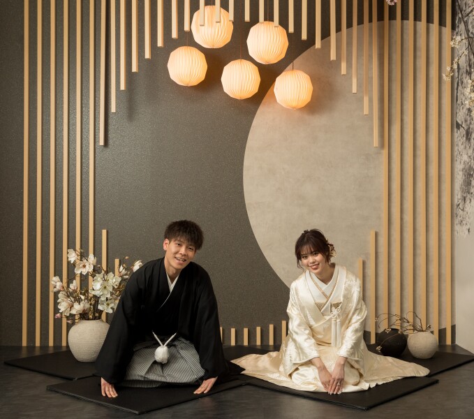 正座でにっこりご挨拶