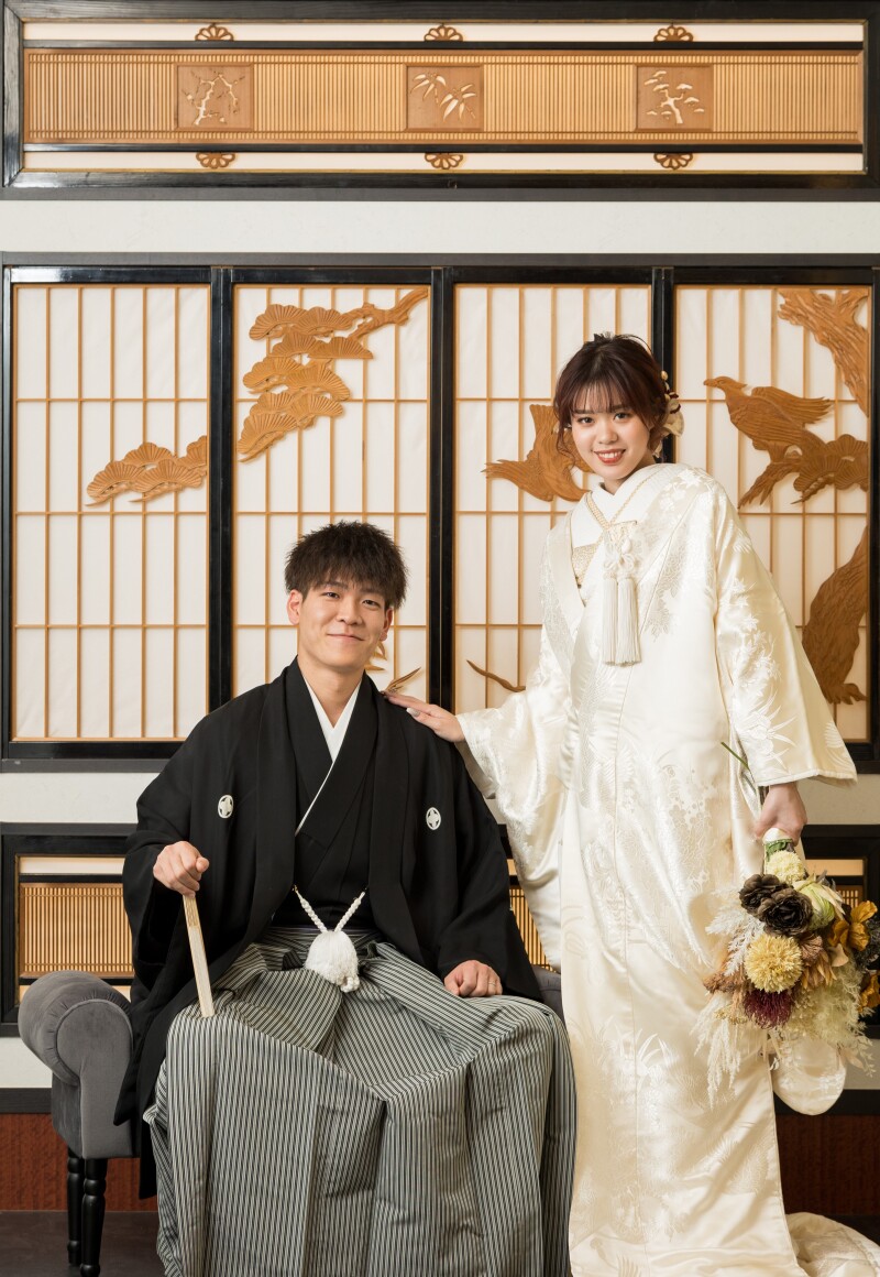 ご新郎様に寄り添うご新婦様