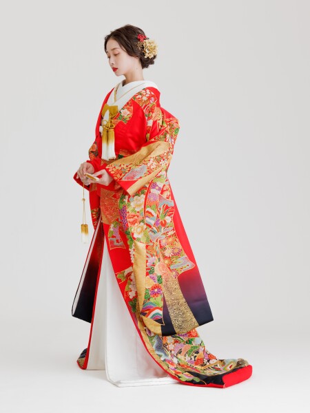 Photo Maison écrin 大阪店_色打掛・着物が豊富