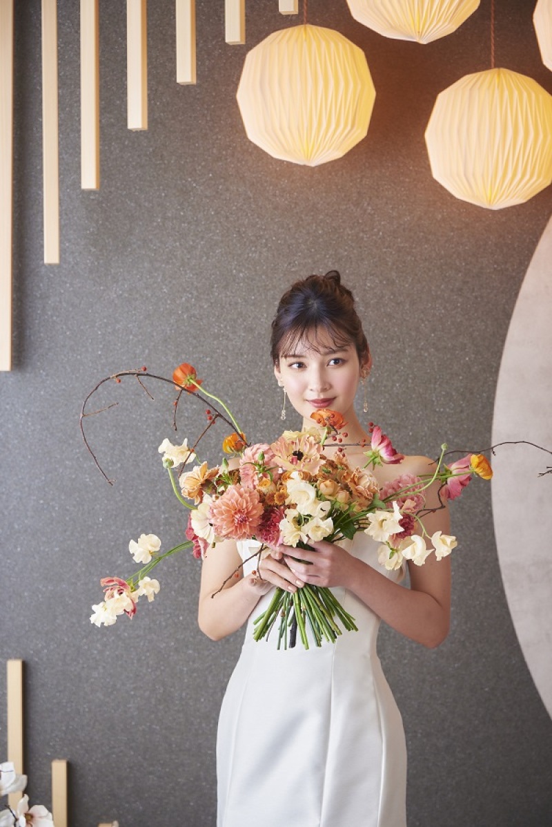 【衣裳差額なし】期間限定7万円オフ　全データ100カット+12Pアルバム付き！洋装ソロウェディング撮影プラン　