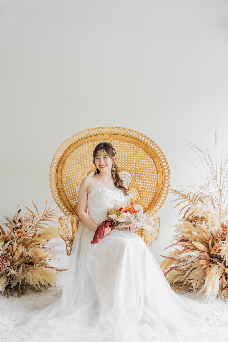 ピーコックチェアで新婦様ソロショット♪