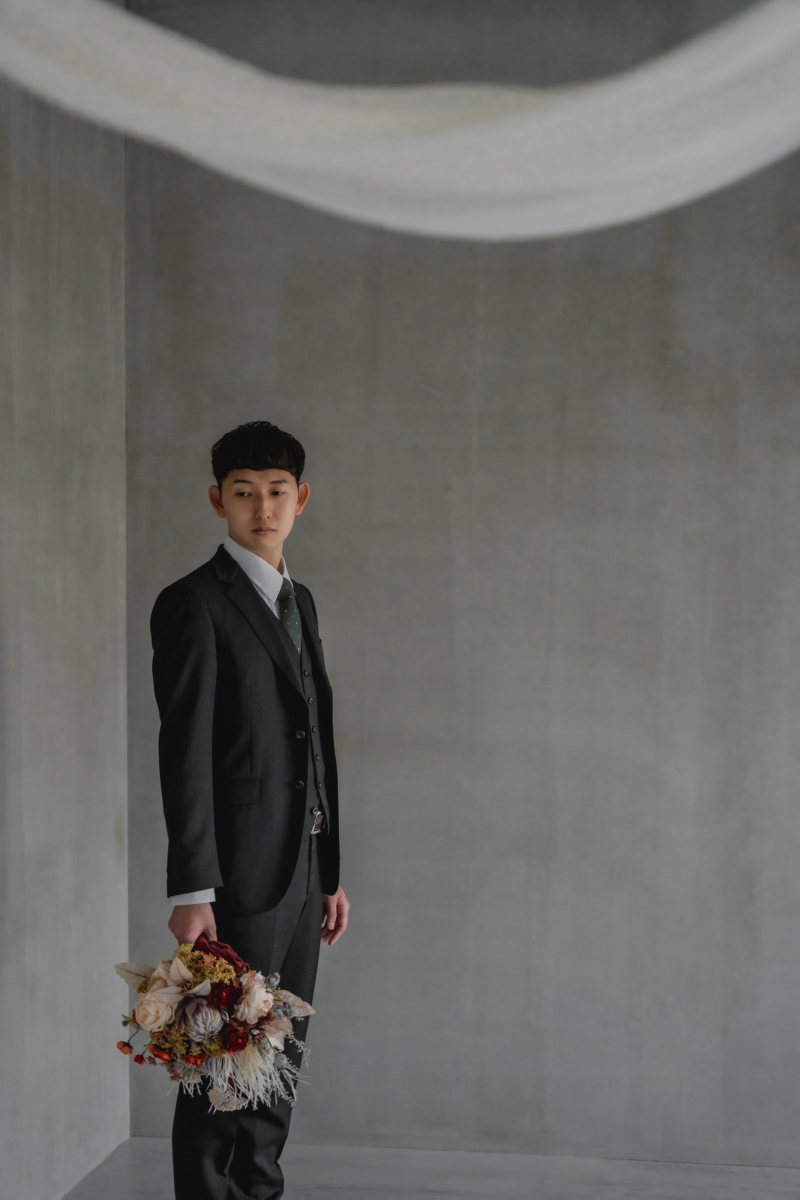 クールな印象の新郎様ソロショット！