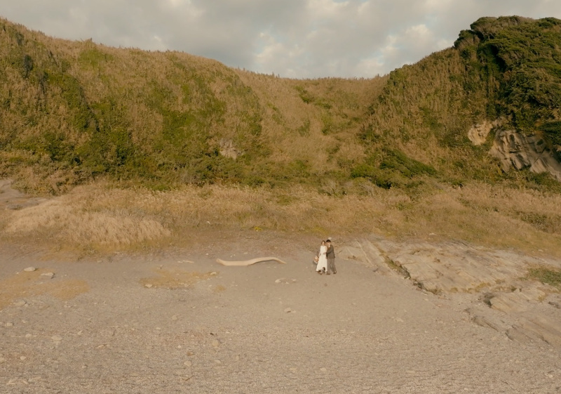 砂浜でもワンちゃんとお散歩ショット!