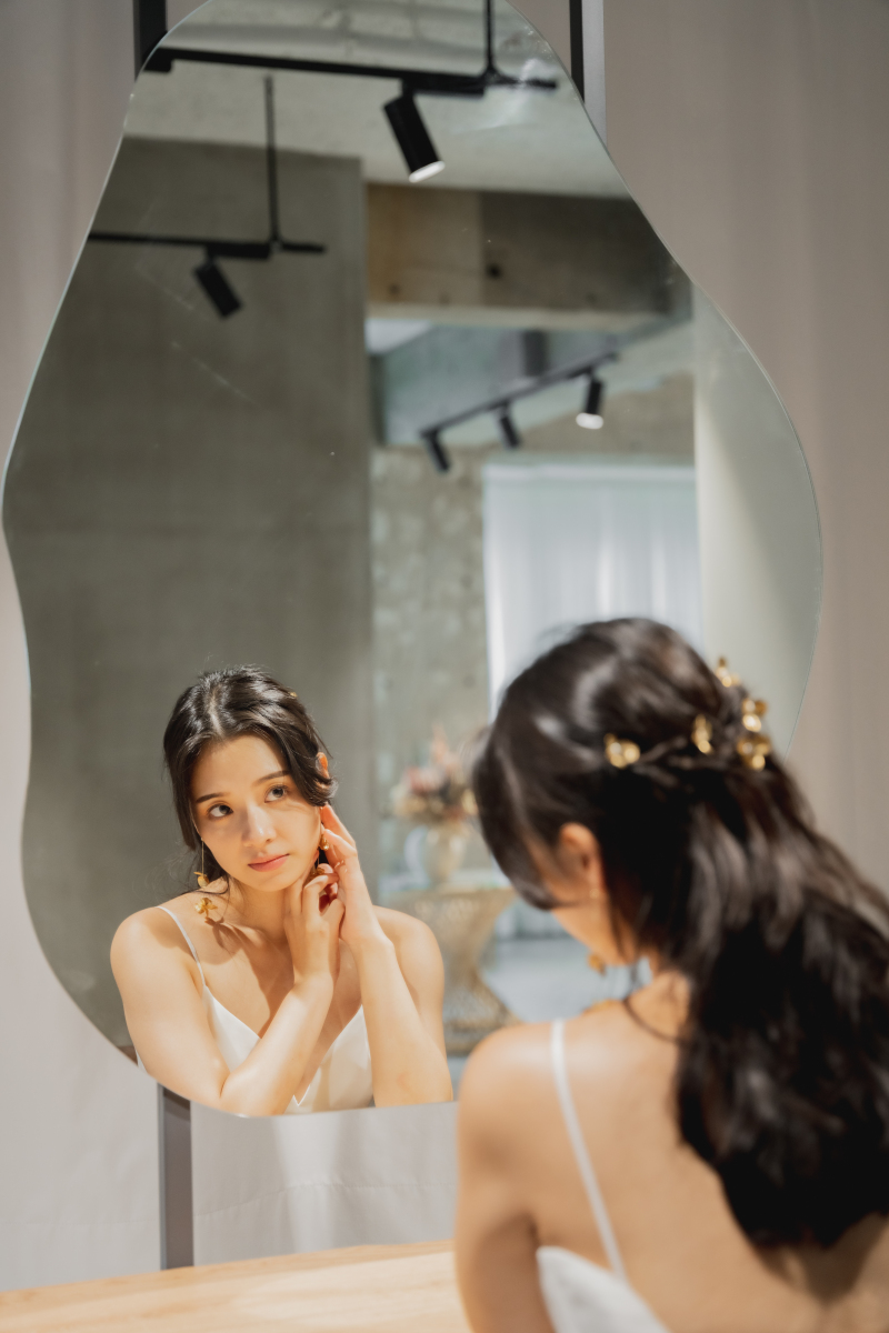 【9,10,11月撮影】SHIENAスタジオ前撮り〈衣装+ヘアメイク+データ70枚+ブーケ+アクセ〉