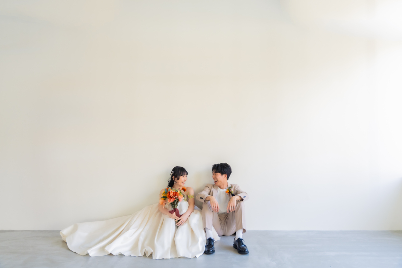 【夏季割引！6,7,8月撮影】スタジオ＋プチロケ前撮りミニマルプラン〈写真100枚+OP動画+衣装+ヘアメイク+ブーケ+アクセ〉