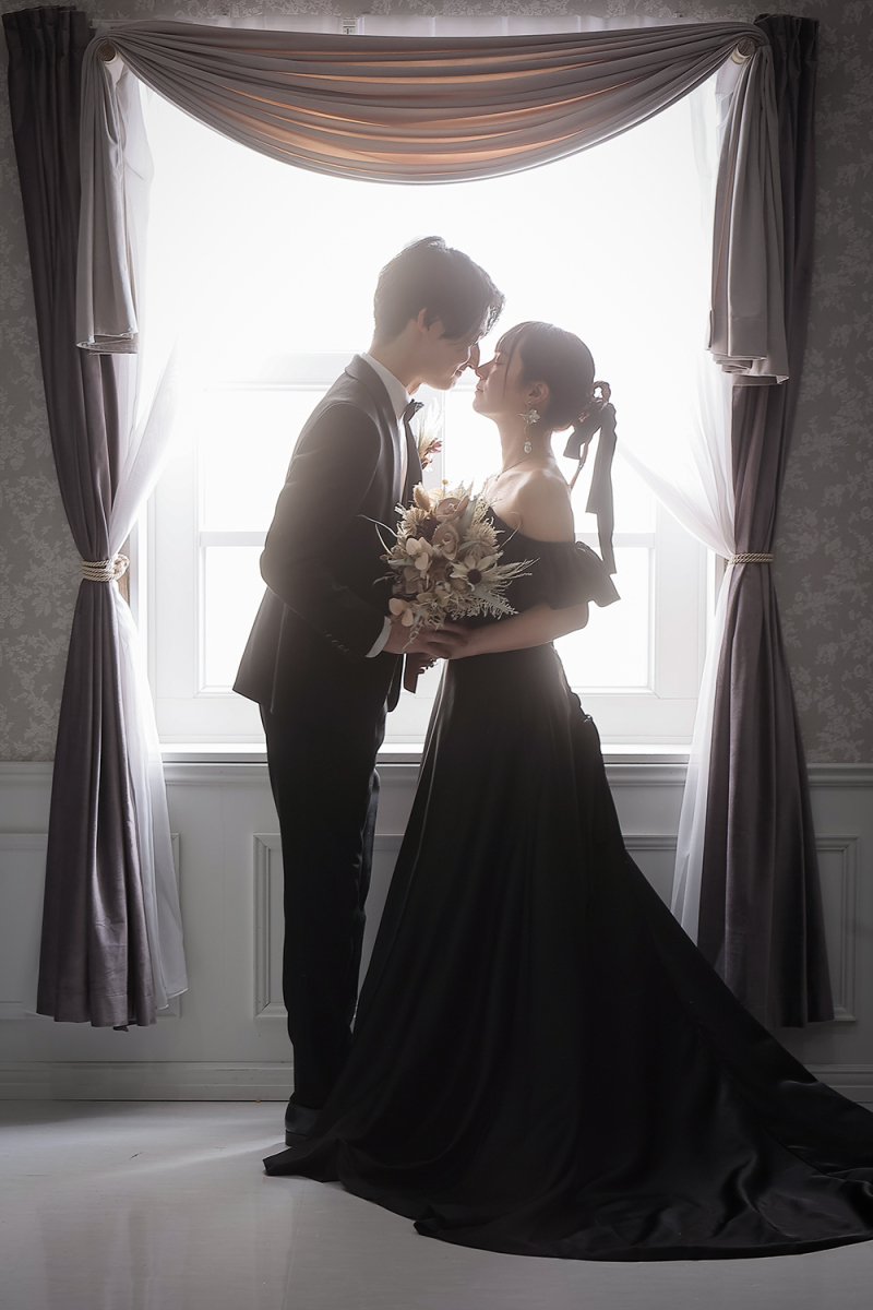 お互いの鼻をくっつけて